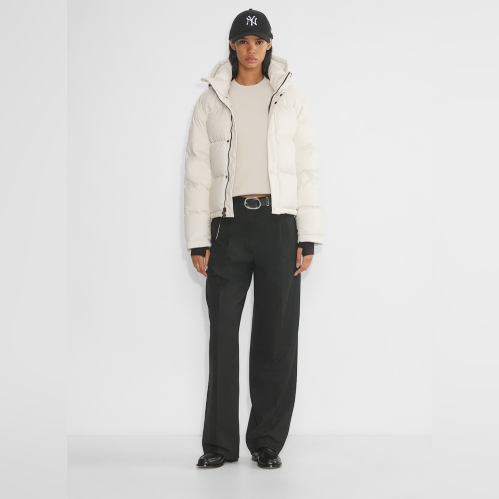 Aritzia THE SUPER PUFF SHORTY MATTE PEARL